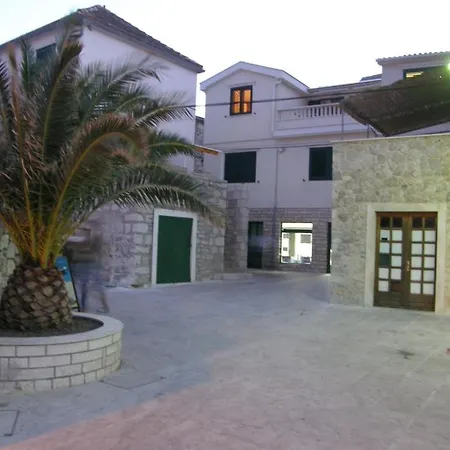 Apartments Primosten Daire