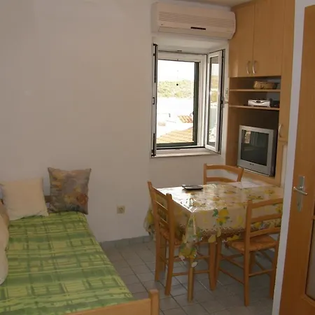 Apartments Primosten Daire