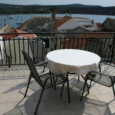 Apartments Primosten Daire *